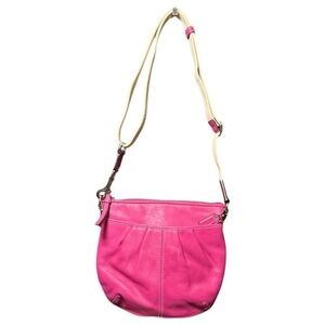 NWOT Coach Swingpack Soho Fuchsia Leather Crossbody Messenger Bag F42833